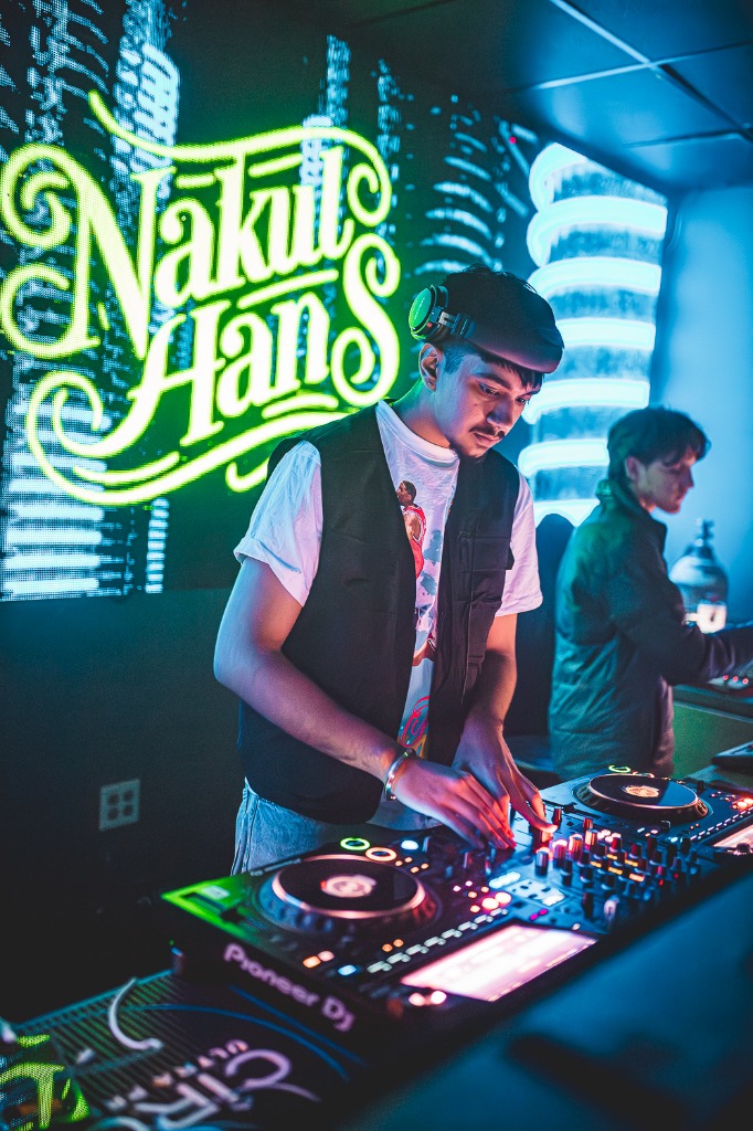 DJ Nakul Hans Live Console Performance